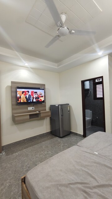 Parking in 1 RK Independent House at Sector 24 – for Rent