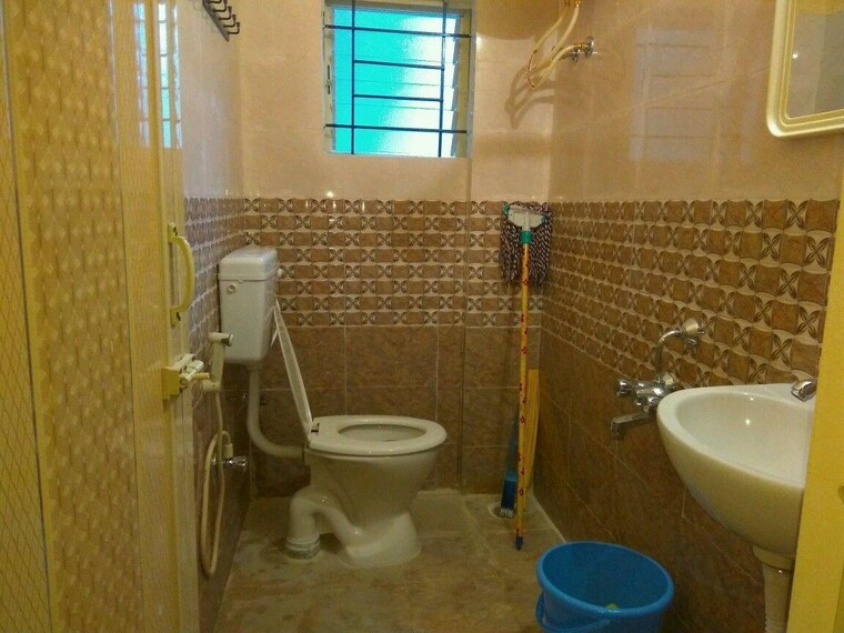 Bathroom, rt nagar 1 Bedroom 830 Sq.Ft. Independent House In Rt Nagar Bangalore 9548320