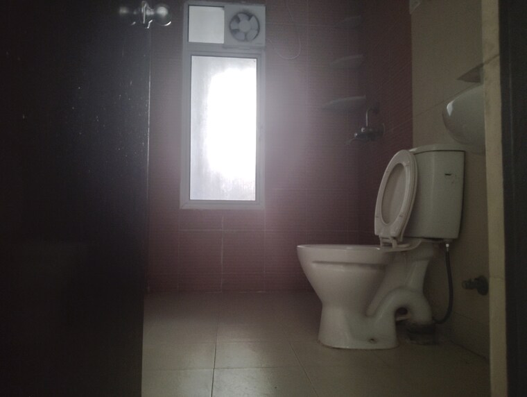 Bathroom, mahagun-mywoods 3 Bedroom 1520 Sq.Ft. Apartment In Sector 16c Greater Noida Greater Noida 9548345