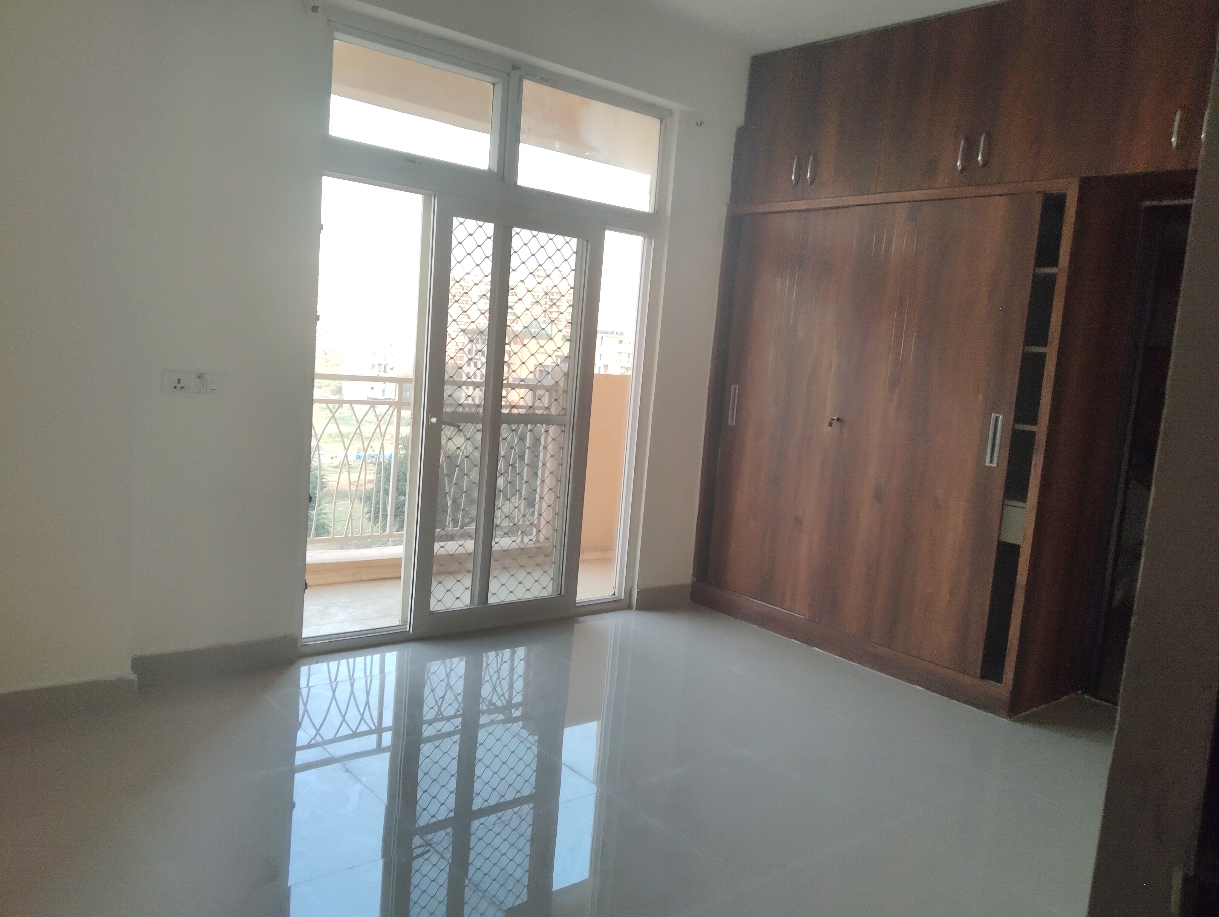 3 BHK + Pooja Room Apartment For Rent in Mahagun Mywoods