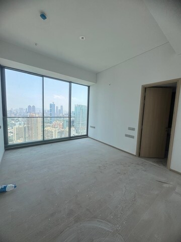 Room in 4 BHK Apartment at Rustomjee Crown, Prabhadevi – for Rent