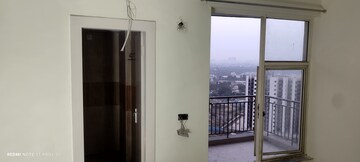 Room in 2.5 BHK Apartment at Imperia Esfera, Sector 37c – for Rent