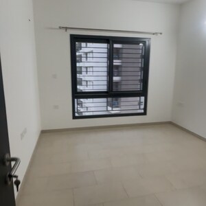 Room in 3 BHK Apartment at Sobha City Gurgaon, Babupur Village – for Rent