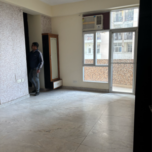 Room in 3.5 BHK Apartment at JM Aroma, Sector 75 – for Rent