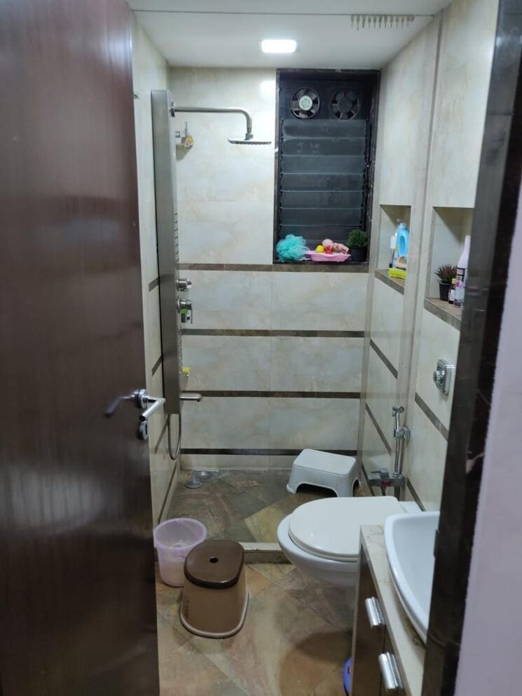 Bathroom, prem-court-chs 1 Bedroom 500 Sq.Ft. Apartment In Peddar Road Mumbai 9548432