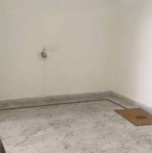 Room in 3 BHK Builder Floor at RWA Apartments Sector 50, Sector 50 – for Rent