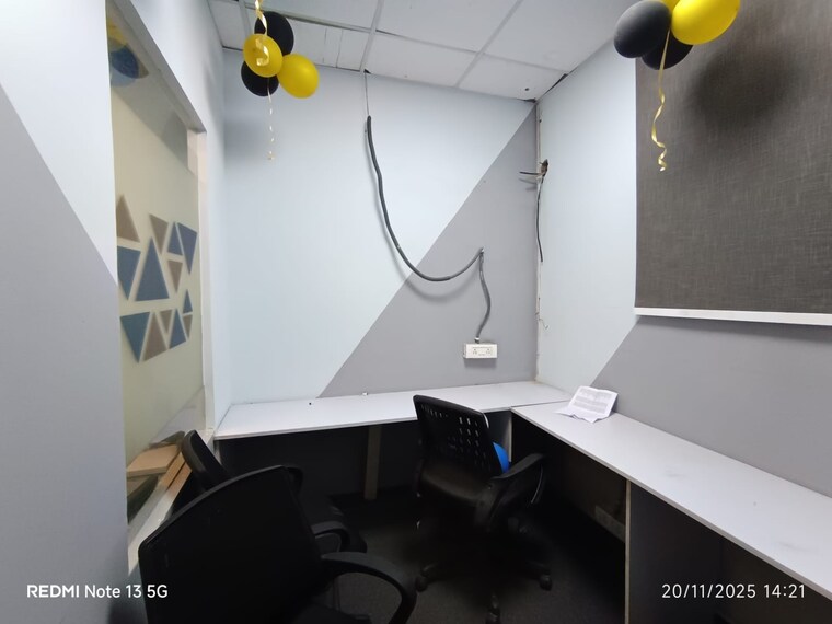 Team Area, sector 4 Commercial Office Space 1000 Sq.Ft. In Sector 4 Noida 9548483