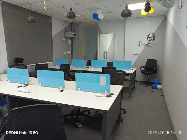 Team Area, sector 4 Commercial Office Space 1000 Sq.Ft. In Sector 4 Noida 9548483