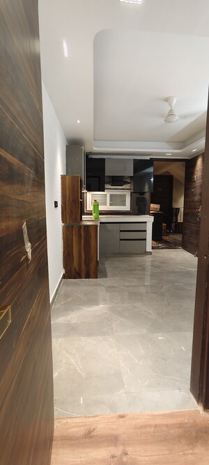 Parking in 1 BHK Builder Floor at Saket – for Rent