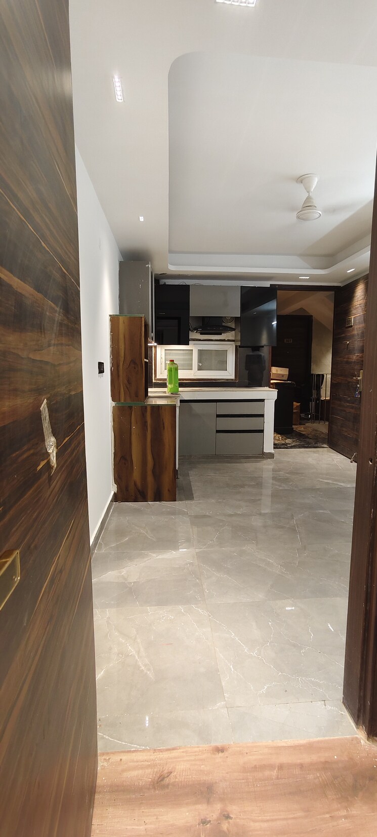  Parking, saket 1 Bedroom 450 Sq.Ft. Builder Floor In Saket Delhi 9548494