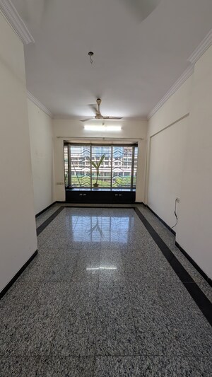 1 BHK Apartment For Rent in Dheeraj Kirti, Malad West