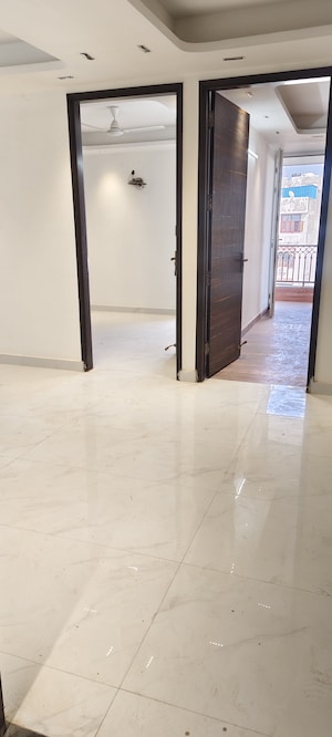 Room in 2 BHK Builder Floor at Saket – for Rent