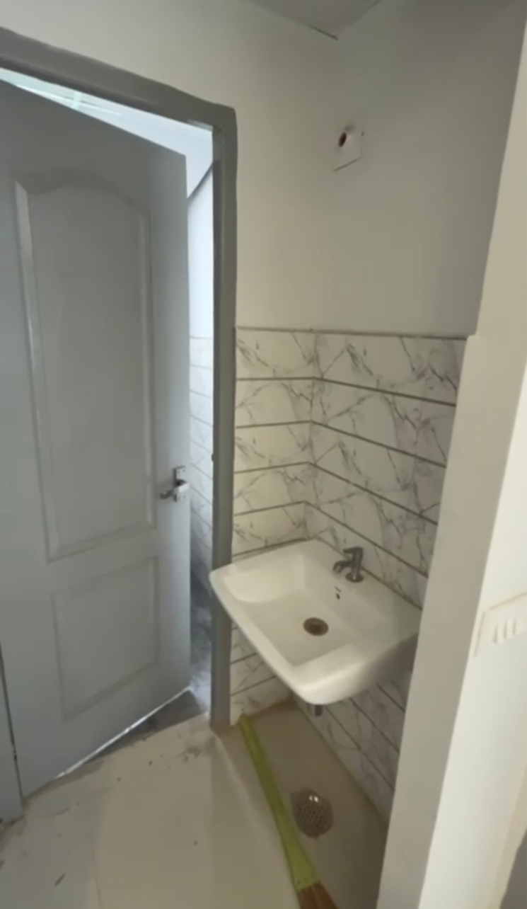 Bathroom, baberpur mandi 3 Bedroom 1100 Sq.Ft. Apartment In Baberpur Mandi Panipat 9548573