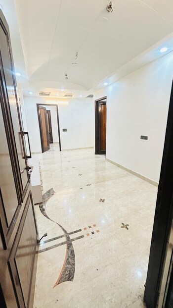 4 BHK Builder Floor for Sale in Vivek Vihar, Delhi