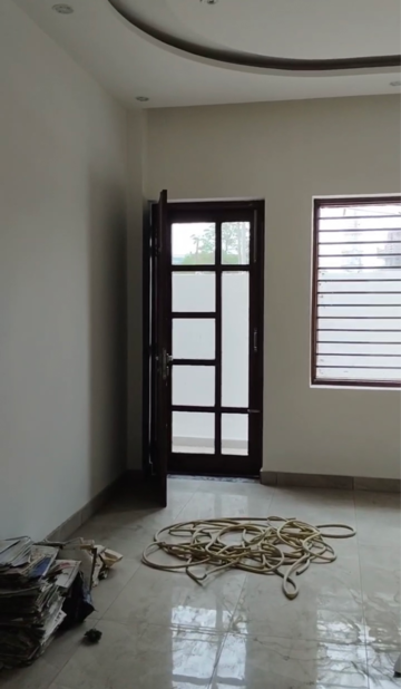 Room in 3 BHK Builder Floor at Sector 40 – for Sale