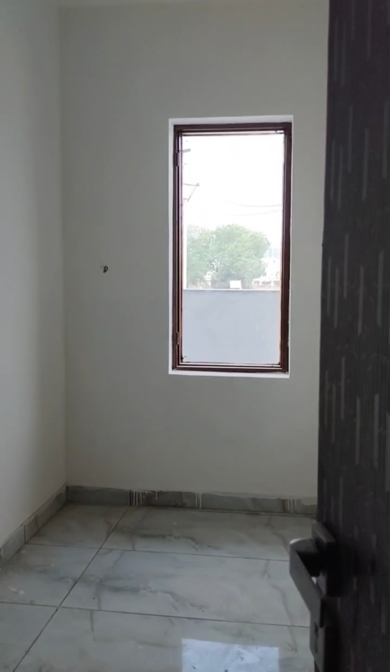 Room, sector 40 3 Bedroom 180 Sq.Yd. Builder Floor In Sector 40 Panipat 9548590