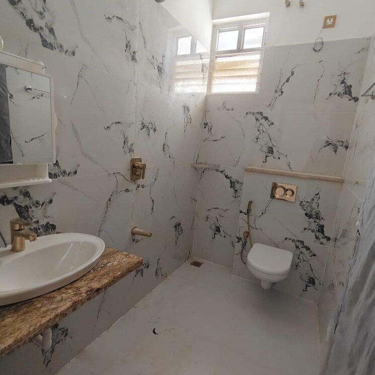 Bathroom, sln-vogue 4 Bedroom 3450 Sq.Ft. Villa In Varthur Bangalore 9548591