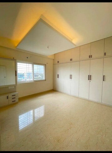Room in 3 BHK Apartment at Prestige Beverly Hills, Kokapet – for Rent