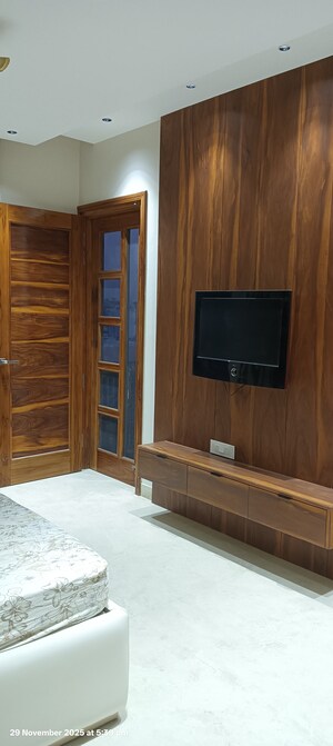 Room in 3 BHK Builder Floor at Sector 10 – for Rent