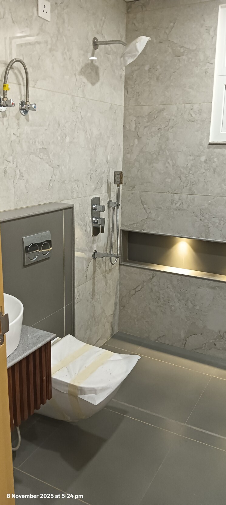 Bathroom, sector 17 3 Bedroom 1800 Sq.Ft. Builder Floor In Sector 17 Panchkula 9548649