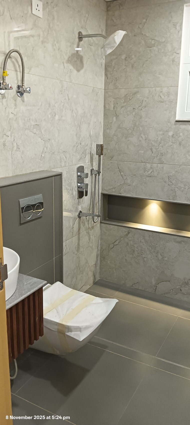 Bathroom, sector 17 3 Bedroom 1800 Sq.Ft. Builder Floor In Sector 17 Panchkula 9548649