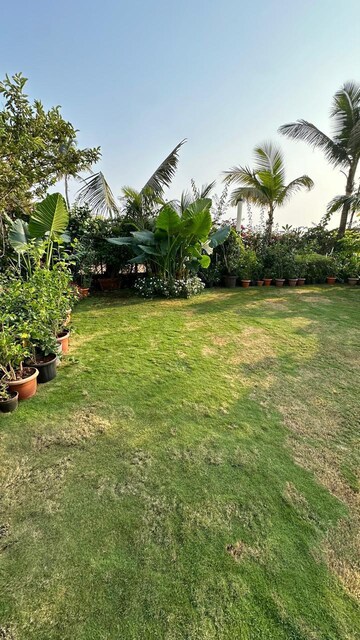 6 BHK Villa – Garden View at Juhu - for Rent