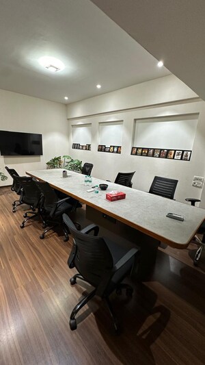 Master Bedroom in 6 BHK Villa at Juhu – for Rent