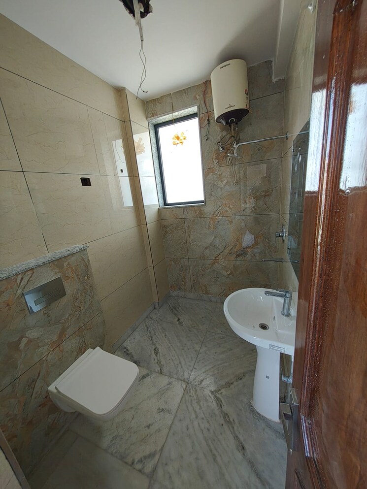Bathroom, sector 20 3.5 Bedroom 2000 Sq.Ft. Apartment In Sector 20 Panchkula 9548680