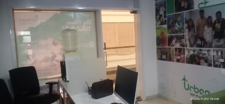 Team Area, alkapuri Commercial Office Space 450 Sq.Ft. In Alkapuri Vadodara 9548686