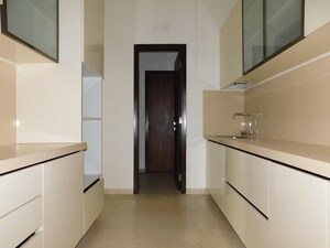 Room in 3 BHK Apartment at Piramal Mahalaxmi, Mahalaxmi – for Rent