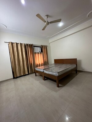 Living Room in 4 BHK Builder Floor at Sector 15 – for Rent