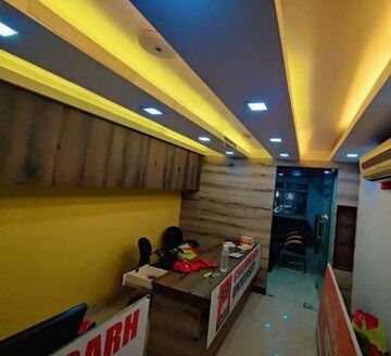  Office Space For Rent in Hazratganj