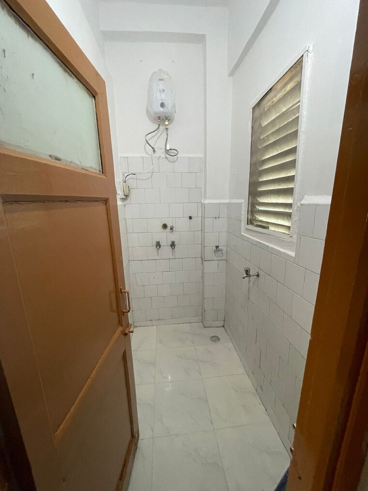 Bathroom, meera-nagar-garden-chs 1 Bedroom 600 Sq.Ft. Apartment In Koregaon Park Pune 9548718