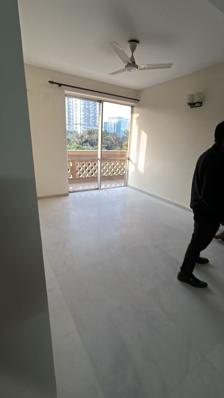 Room, dlf-oakwood-estate 4 Bedroom 1800 Sq.Ft. Apartment In Dlf Phase ii Gurgaon 9548729