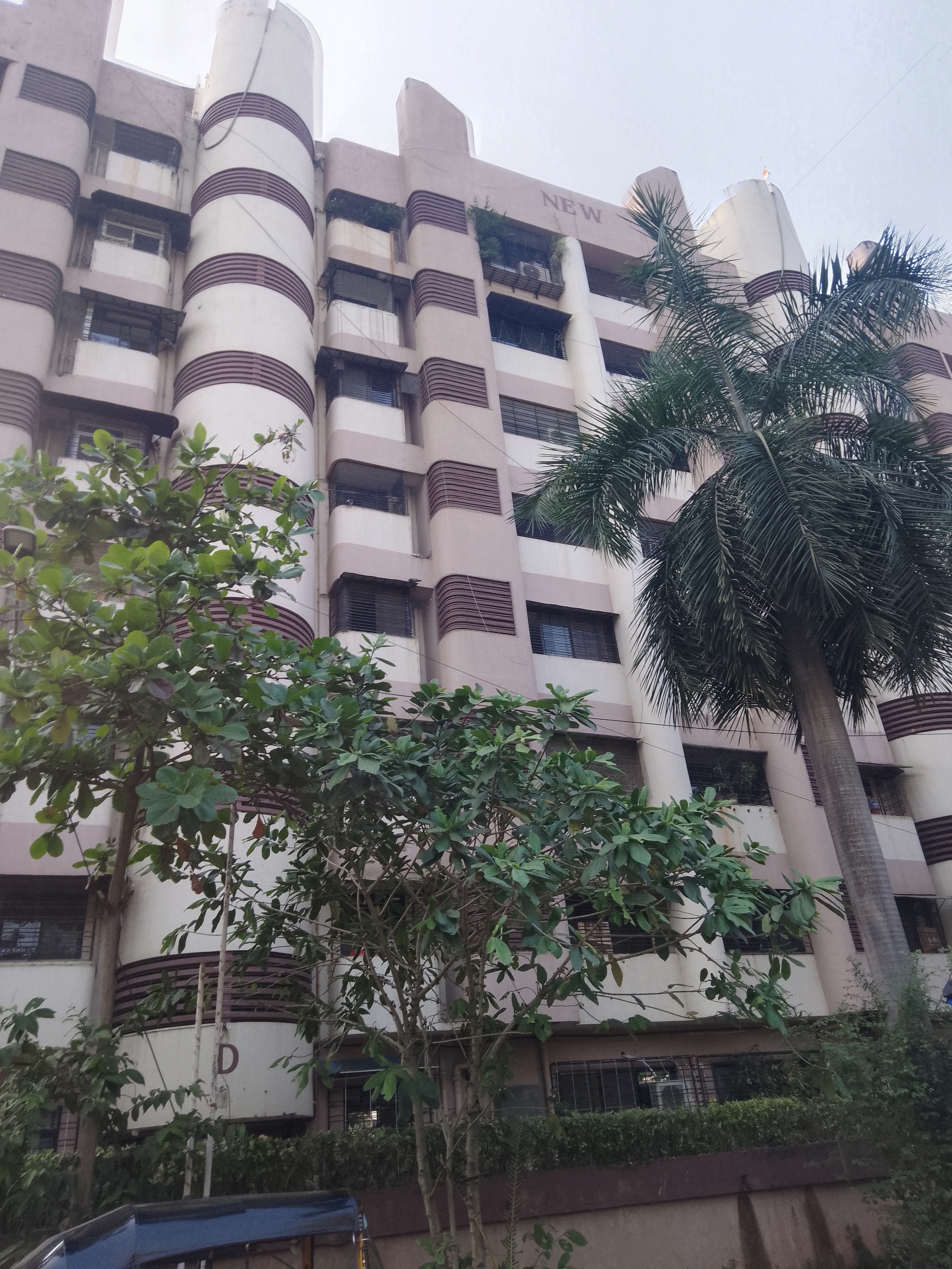 2 BHK 900 Sq.Ft. Apartment in New Haridas Park CHS