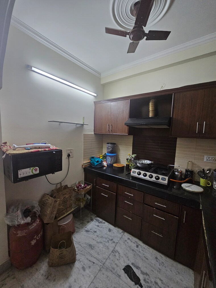 Kitchen, mahavir enclave 1 3 Bedroom 112 Sq.Yd. Builder Floor In Mahavir Enclave 1 Delhi 9548735