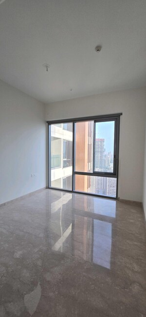 Room in 3 BHK Apartment at Piramal Mahalaxmi, Mahalaxmi – for Rent