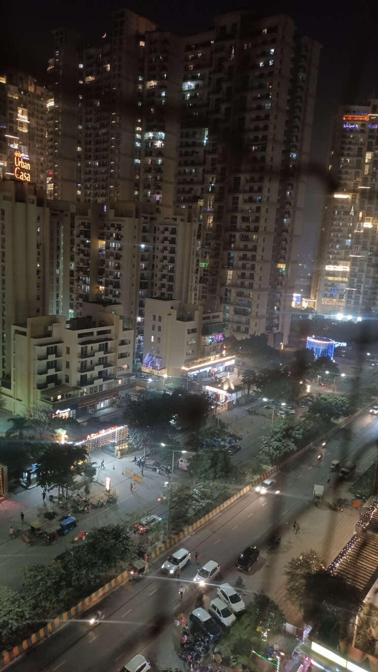 Swimming Pool, sethi-max-royal 2 Bedroom 895 Sq.Ft. Apartment In Sector 76 Noida 9548780