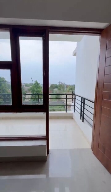 Room in 3 BHK Builder Floor at Tdi City – for Sale