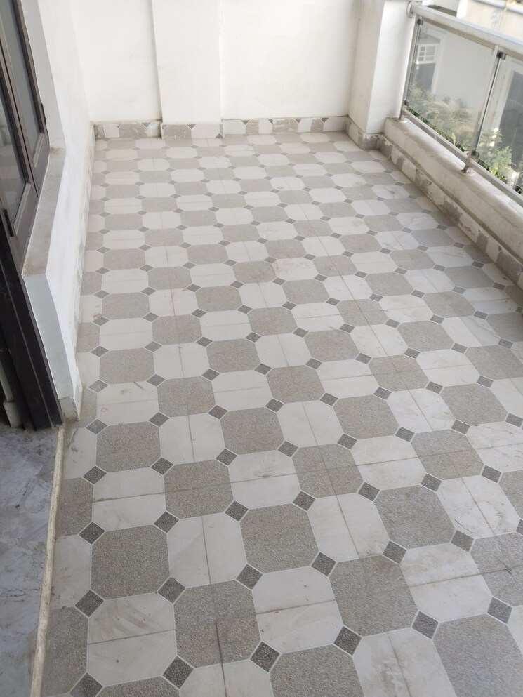 Balcony, vaidpura 4 Bedroom 2100 Sq.Ft. Villa In Vaidpura Greater Noida 9548809