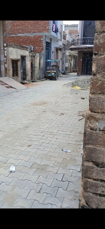 Parking in 6 BHK Independent House at Tehsil Camp – for Sale