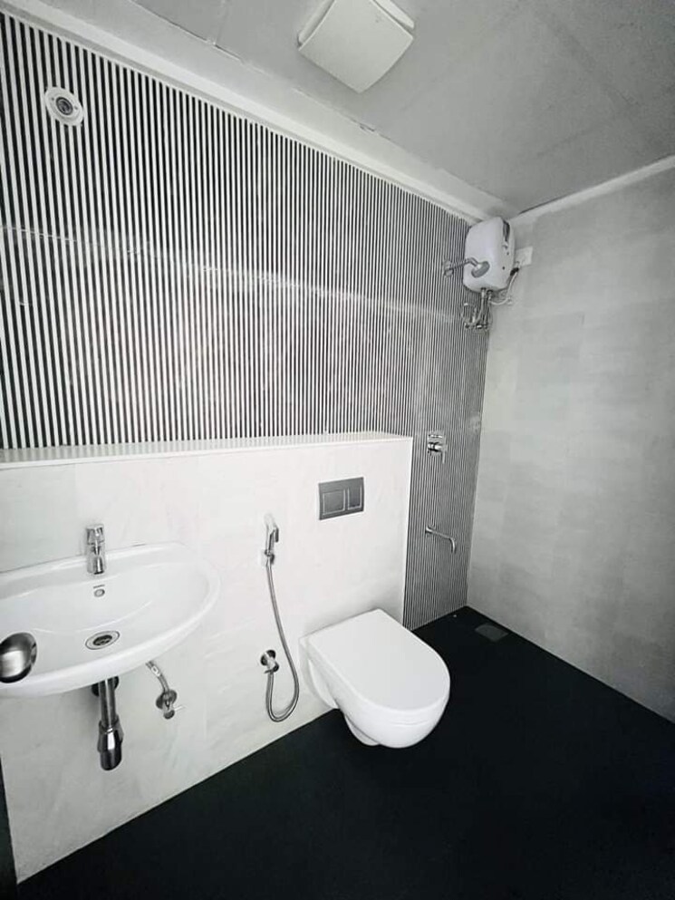 Bathroom, lodha-palava-florea-a-to-d 2.5 Bedroom 859 Sq.Ft. Apartment In Dombivli East Thane 9548825