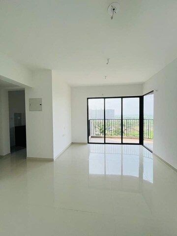 Room in 2.5 BHK Apartment at Lodha Palava Downtown, Dombivli East – for Rent