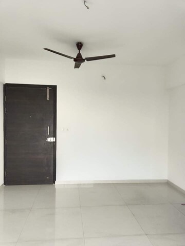 Room in 2.5 BHK Apartment at Lodha Palava Downtown, Dombivli East – for Rent
