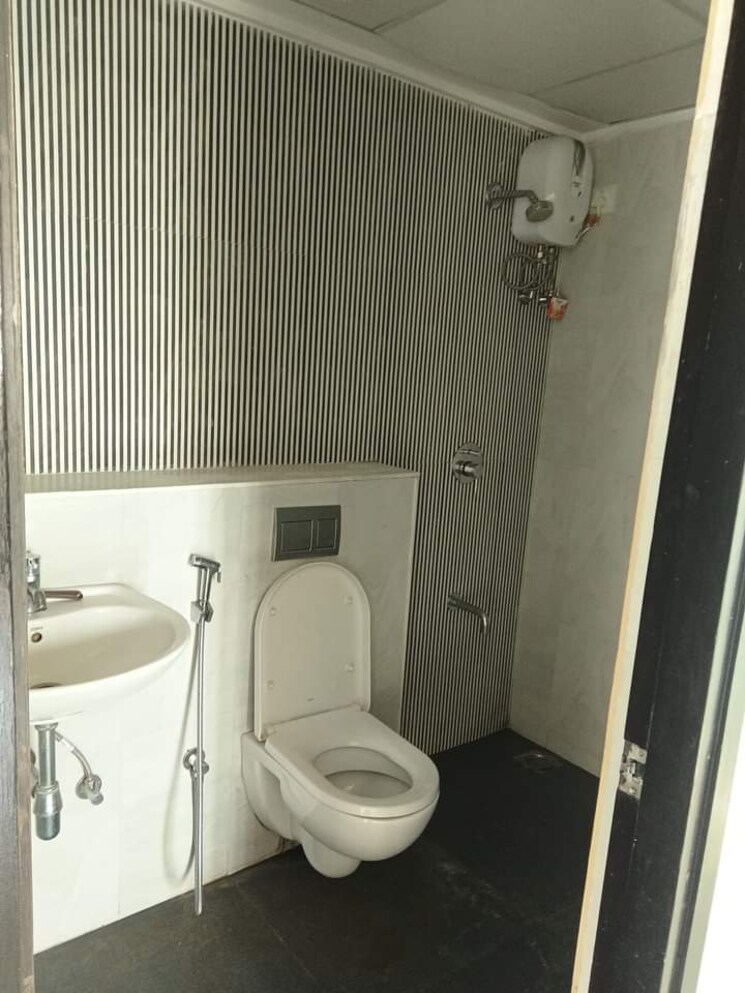 Bathroom, lodha-palava-downtown 2.5 Bedroom 859 Sq.Ft. Apartment In Dombivli East Thane 9548841