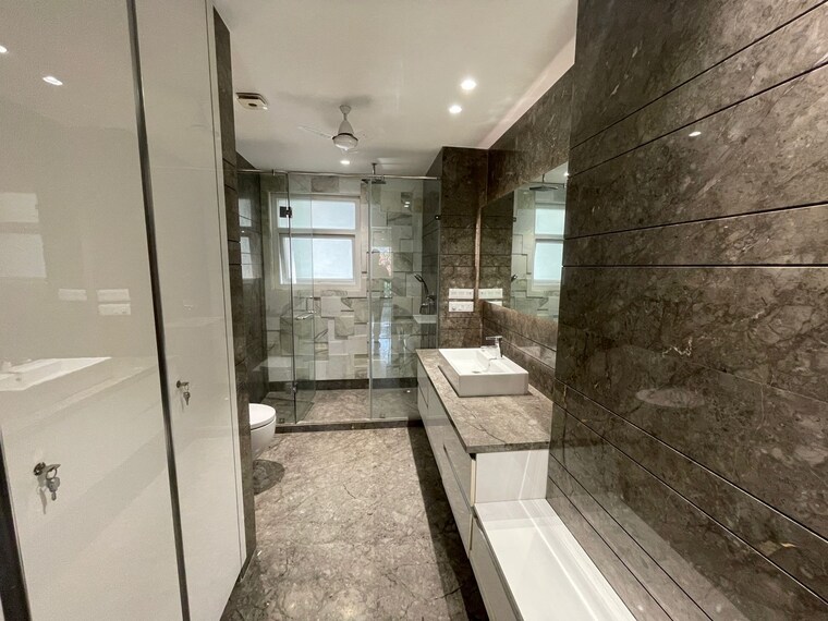 undefined, south extension ii 4 Bedroom 301 Sq.Yd. Builder Floor In South Extension ii Delhi 9548853