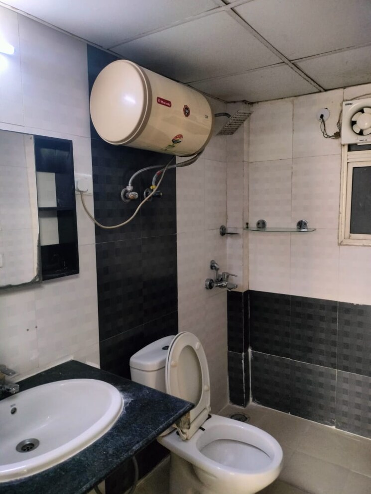 Bathroom, nimbus-the-hyde-park 3 Bedroom 1320 Sq.Ft. Apartment In Sector 78 Noida 9548882