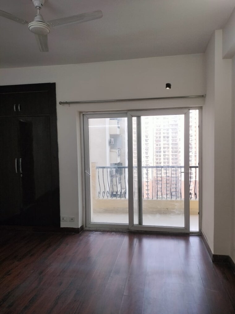 Room, nimbus-the-hyde-park 3 Bedroom 1320 Sq.Ft. Apartment In Sector 78 Noida 9548882