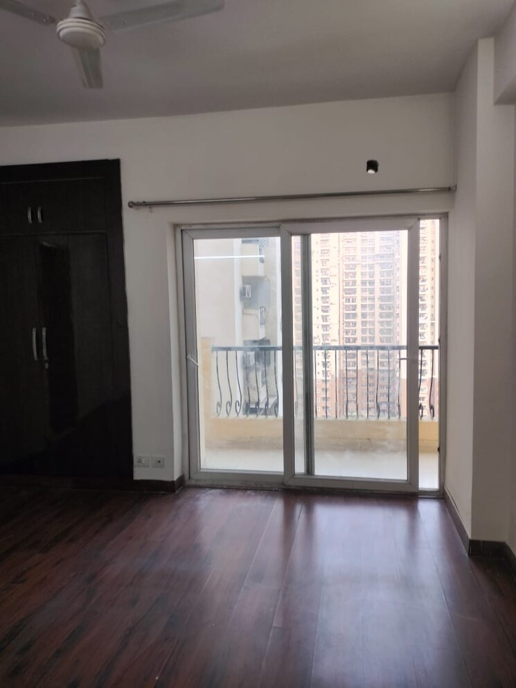 Room, nimbus-the-hyde-park 3 Bedroom 1320 Sq.Ft. Apartment In Sector 78 Noida 9548886