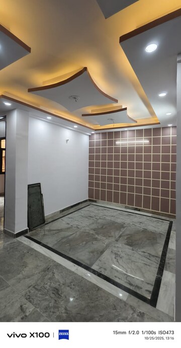 Room in 3 BHK Apartment at Abul Fazal Enclave Part 1 – for Sale